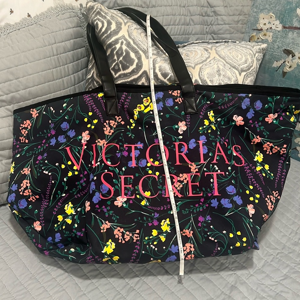 Victoria Secret Large Bag Tote w Flowers - Picture 1 of 8